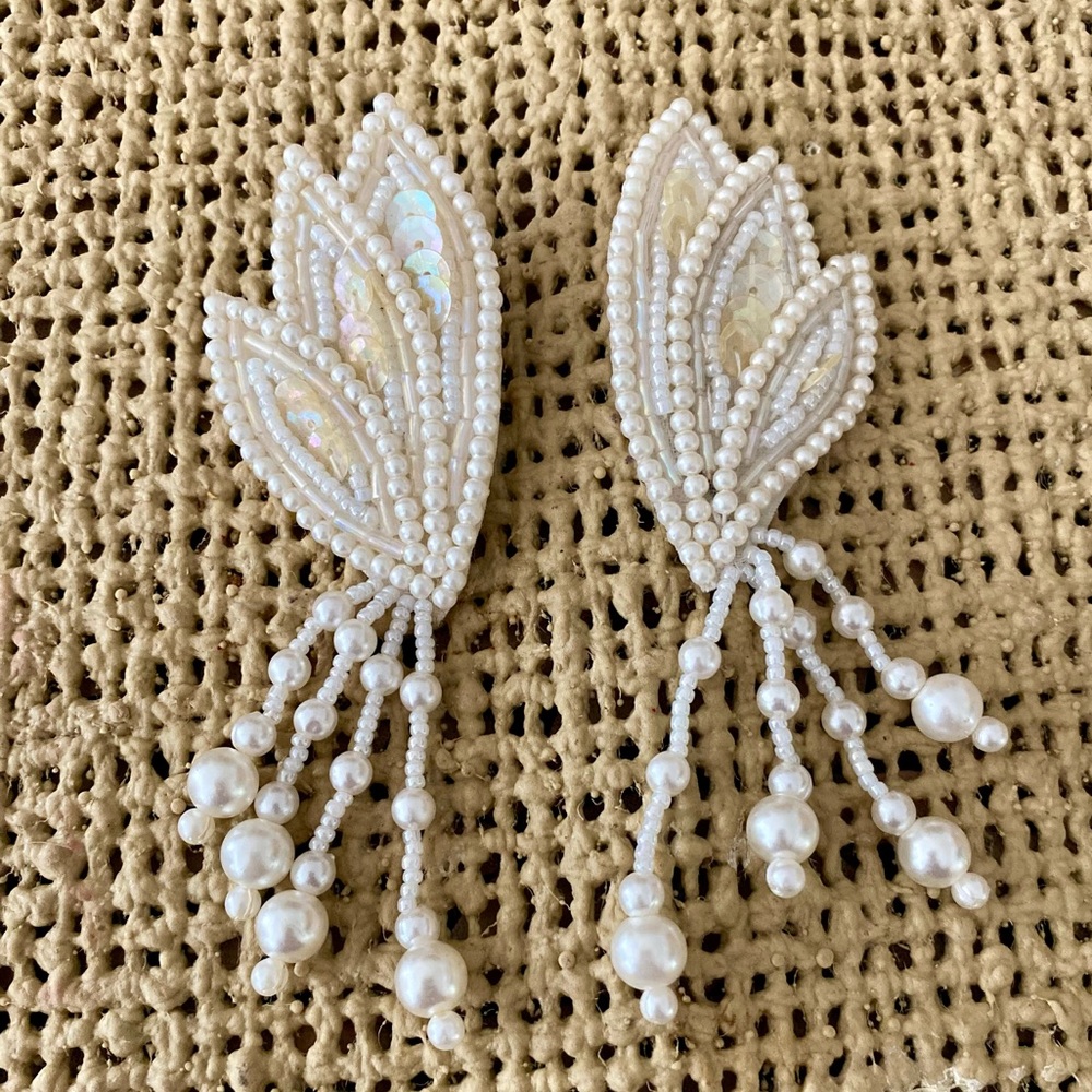 VINTAGE 80’S PEARL BEADED HOLOGRAPHIC SEQUIN TASSEL EARRINGS